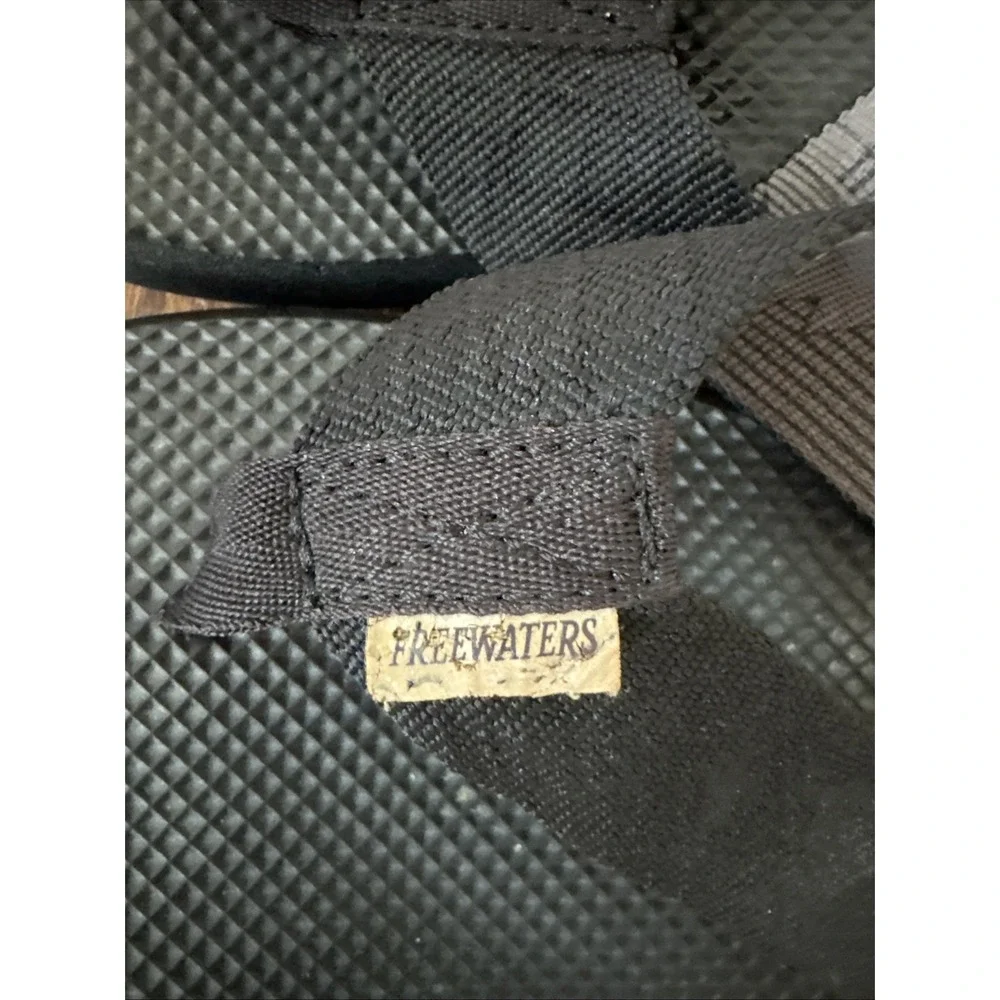 FREEWATERS Black  Men's Supreem Flip Flops Sandals 7.5 Women's 9